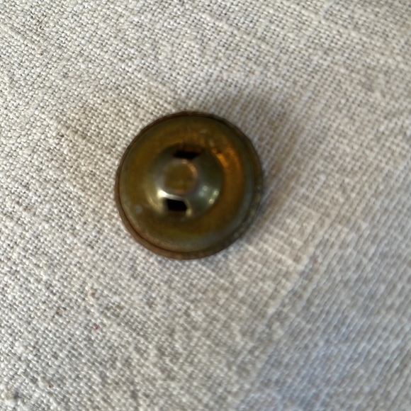 Lot of 6 antique/vintage brass buttons - Picture 5 of 13